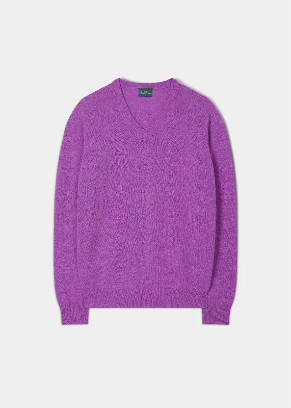 Men's Lambswool Vee Neck Jumper in Foxglove - Regular Fit