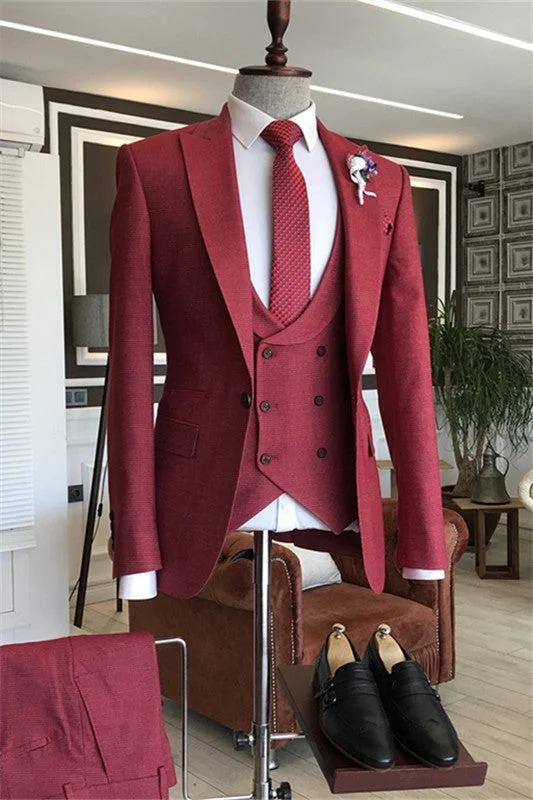 Chic Burgundy Peaked Lapel Three Pieces Prom Suits Formal Business Tuxedos