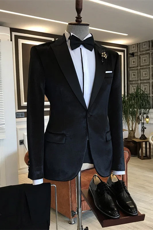 Stylish Black Peaked Lapel Velvet Prom Suits for Men One Buttom Wedding Suits